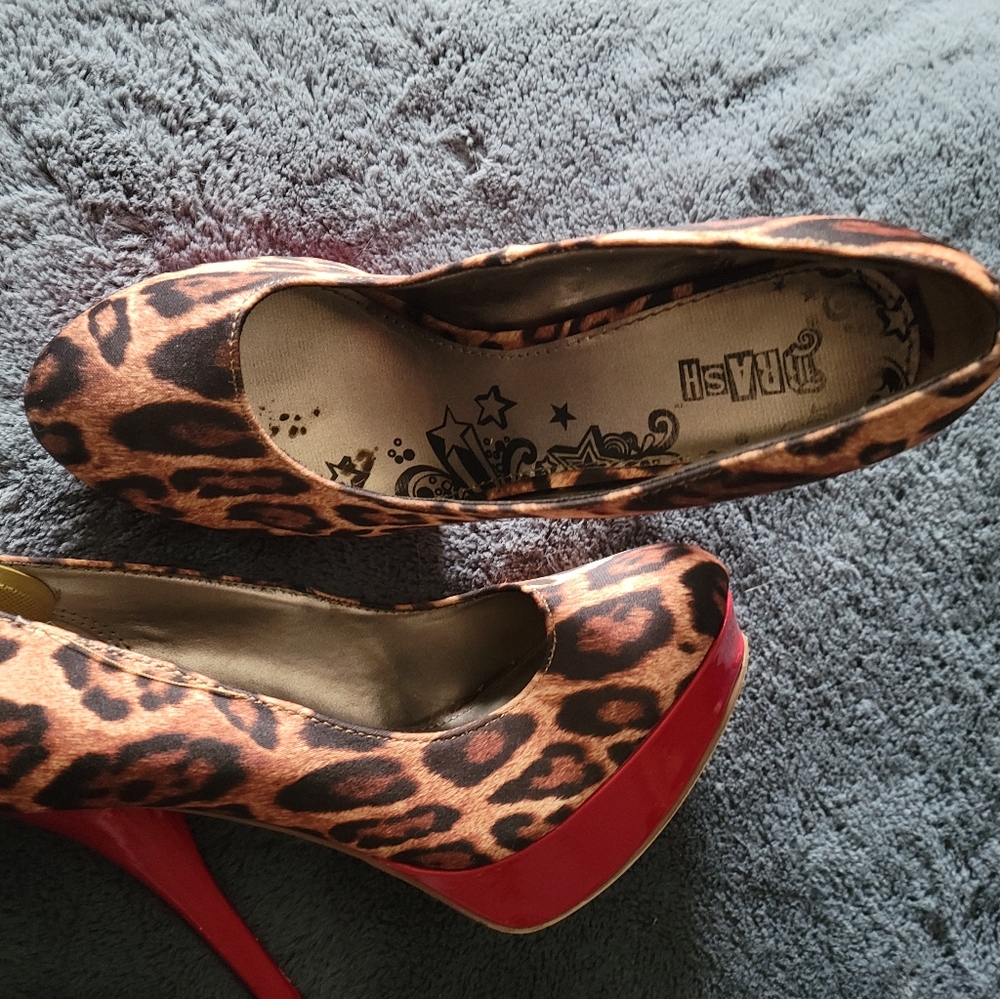 Leopard print platform heels